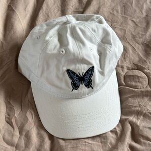 White butterfly hat, white from Brandy Melville